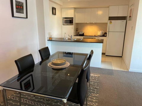ARENA CENTRAL EXEC VIEWS WINE NETFLIX WIFI PARKING - Accommodation Batemans Bay 2
