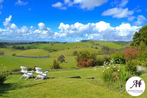 Arnold House - Accommodation Batemans Bay 0