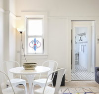 Art Deco Oasis Minutes From the City - Accommodation Batemans Bay