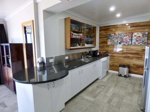 ArtHOUSE Beachfront Accommodation - Accommodation Batemans Bay 2