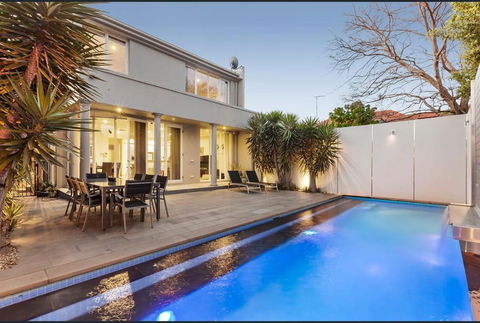 Luxurious Townhouse Retreat In Prestigious Brighton - Accommodation Batemans Bay 0