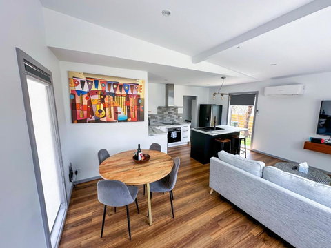 Luxury Holiday Unit 8min Walk To Town Center With Boat Parking - Accommodation Batemans Bay 2