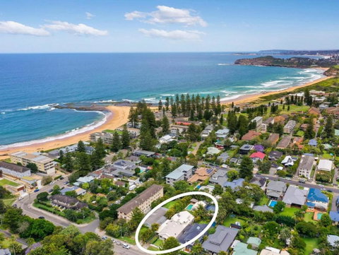 Luxury Beach House - Footsteps To Beach - Accommodation Batemans Bay 0