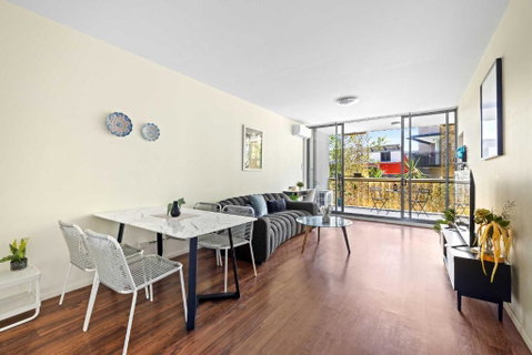 Modern Apt - Free Parking - Convenient Location - Accommodation Batemans Bay 2