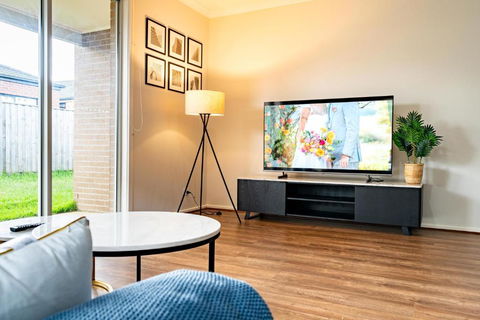 Modern Homely House In Clyde - Accommodation Batemans Bay 2