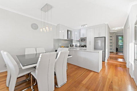 Modern Scarborough Townhouse - Accommodation Batemans Bay 0