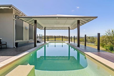 Mountain Majesty With Poolside Relaxing Getaway - Accommodation Batemans Bay 1