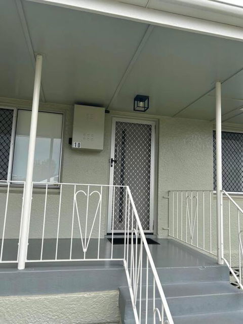 Mt Isa - Emerald Gem 3 Bedroom Home QUIET AREA - Accommodation Batemans Bay 1