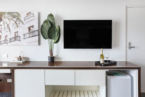 NEW Stunning Central Surfers Studio Apartment. - Accommodation Batemans Bay 3