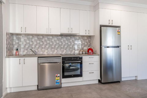 New Sunshine Bay Homes - Accommodation Batemans Bay 1