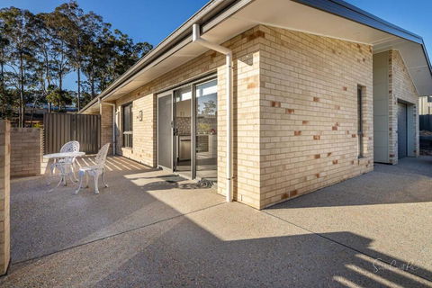 New Sunshine Bay Homes - Accommodation Batemans Bay 3
