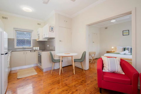 Newcastle Nook - Convenient Comforts In The CBD - Accommodation Batemans Bay 3