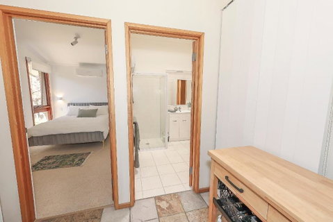 Nixon House - Accommodation Batemans Bay 2