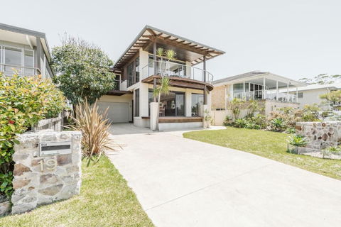 Oasis On The Beach By Jervis Bay Rentals - Accommodation Batemans Bay 3