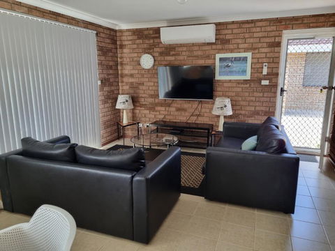 Ocean Beach Chalet 16 - Accommodation Batemans Bay 0