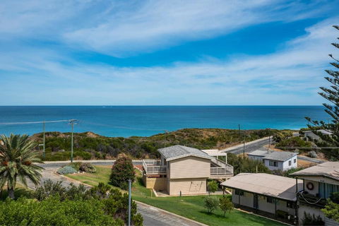 Ocean Vista Large Modern Home With Ocean Views - Accommodation Batemans Bay 0