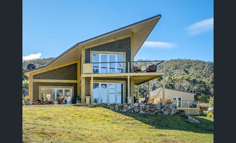 On The Huon River - Accommodation Batemans Bay 0