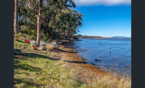 On The Huon River - Accommodation Batemans Bay 1