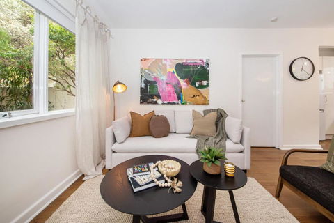 Opposite Park - Nearby Beach - Accommodation Batemans Bay 3