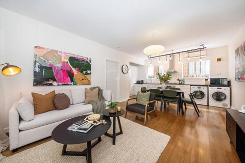 Opposite Park - Nearby Beach - Accommodation Batemans Bay 1