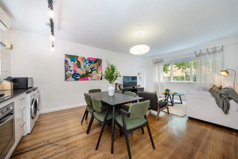 Opposite Park - Nearby Beach - Accommodation Batemans Bay 2