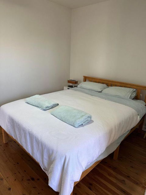 One Bedroom CBD Unit, Walk To Beaches & Cafes - Accommodation Batemans Bay 1