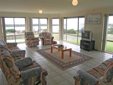 ORSO1O - Water View House - Accommodation Batemans Bay 1