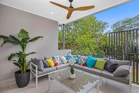 Park Avenue Luxe Townhouse Brand New Sleeps 9 - Accommodation Batemans Bay 2