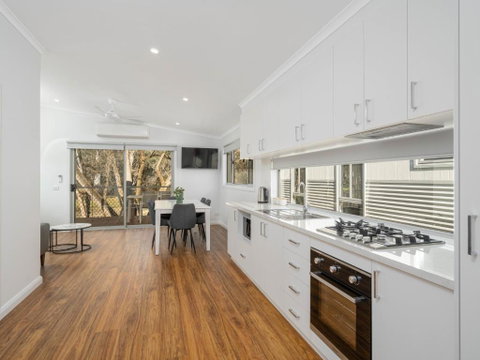 Painters Island Holiday Park - Accommodation Batemans Bay 2