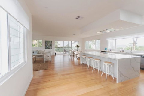 Palm Tree Retreat - Accommodation Batemans Bay 3