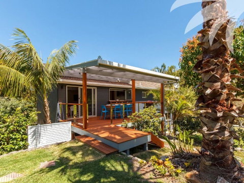 Palms House - Accommodation Batemans Bay 1