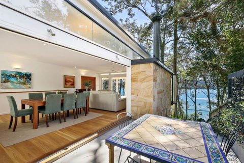 Paradise Villa - Pittwater Views - Accommodation Batemans Bay 0