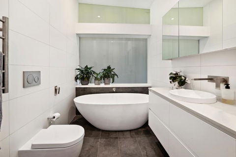 Paradise Villa - Pittwater Views - Accommodation Batemans Bay 2