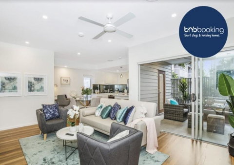 Park Avenue Townhouse Retreat Brisbane Sleeps 10 - Accommodation Batemans Bay 0