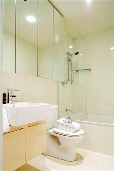 Perfectly Located Crows Nest Apartment C404 - Accommodation Batemans Bay 2