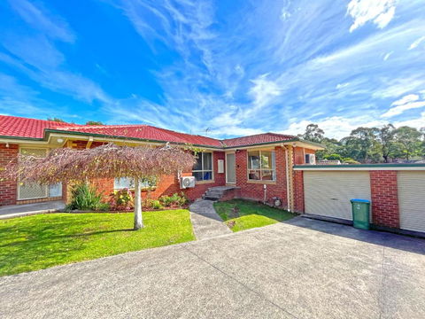 Pet-Friendly Retreat 2BR Ringwood Prime Location - Accommodation Batemans Bay 1