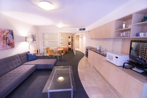 PI702 - Ideally Located Sydney CBD - Accommodation Batemans Bay 0