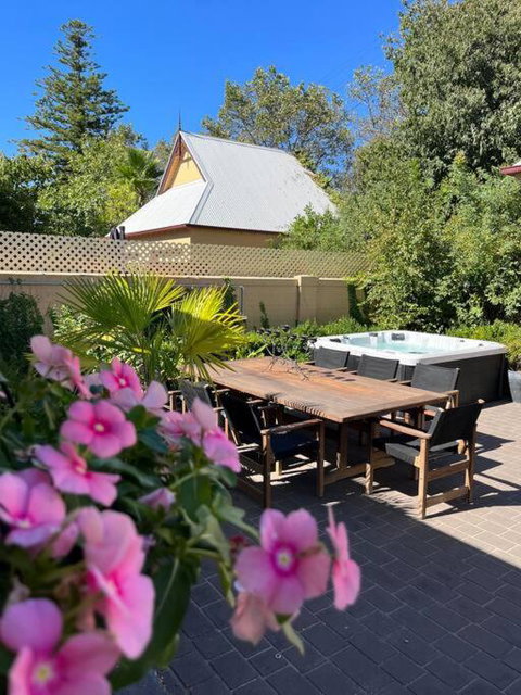 Porters Cottage Oasis - Accommodation Batemans Bay 0