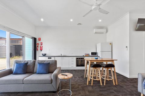 Port Lincoln Shark Apartment 6 - Accommodation Batemans Bay 1