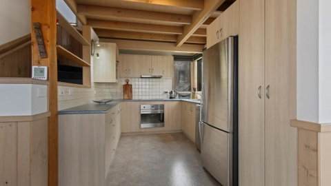 Powderkeg - Accommodation Batemans Bay 2