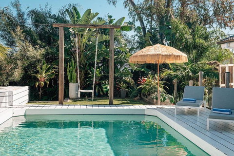 Prime Location With Pool - Walk To Coolum Beach - Accommodation Batemans Bay 0