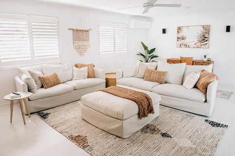 Prime Location With Pool - Walk To Coolum Beach - Accommodation Batemans Bay 1