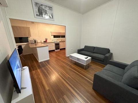 Private 1 Bedroom Apartment With Fenced Yard - Accommodation Batemans Bay 0