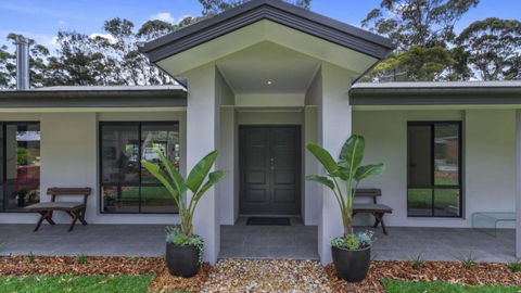 Private Luxury With Beach Views - Accommodation Batemans Bay 1