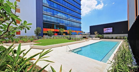 Private Bedroom & Bathroom In Shared Inner Brisbane Apartment - Accommodation Batemans Bay 1