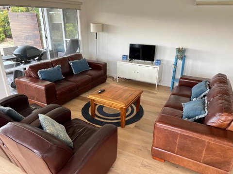 Ramblers Croft - WiFi Pet Friendly Inside - Accommodation Batemans Bay 2