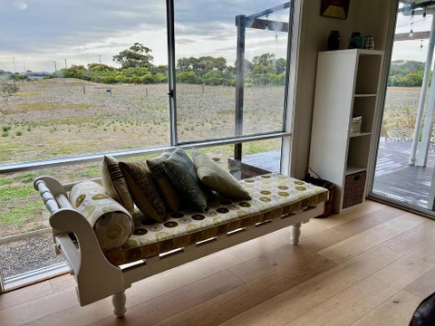 Ramblers Croft - WiFi Pet Friendly Inside - Accommodation Batemans Bay 3