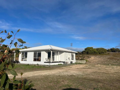 Ramblers Croft - WiFi Pet Friendly Inside - Accommodation Batemans Bay 0