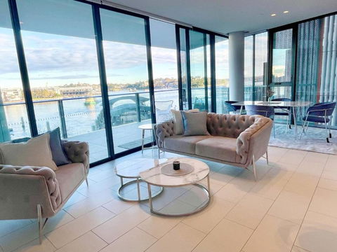 RARE Luxury Waterfront Living - Accommodation Batemans Bay 0