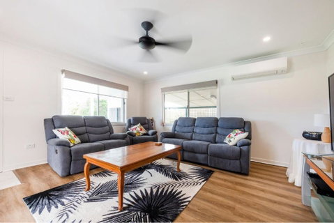 Ray Bon - Accommodation Batemans Bay 2
